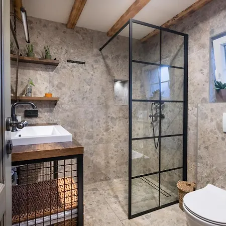 Rustic Cozy House Pupy *