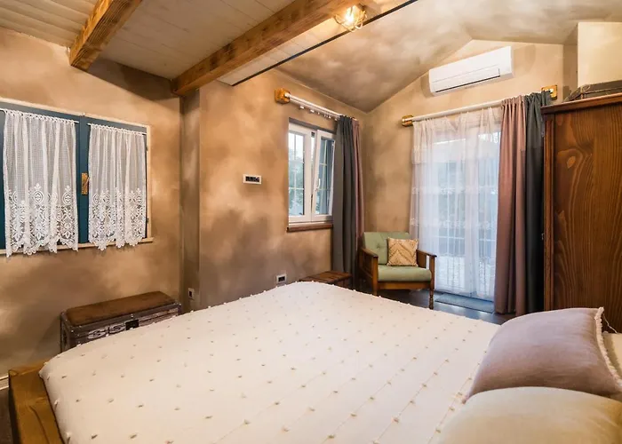 Rustic Cozy House Pupy Villa *