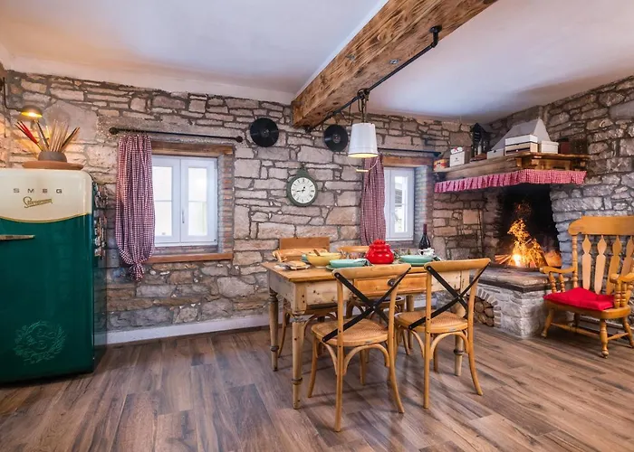 Villa Rustic Cozy House Pupy