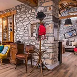 빌라 Rustic Cozy House Pupy