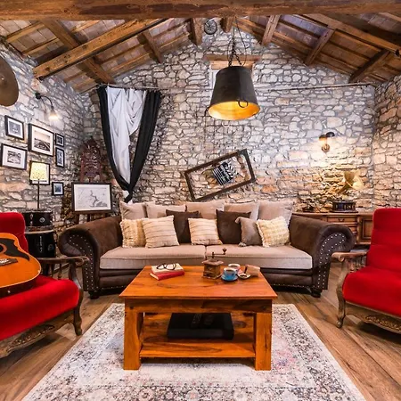 Villa Rustic Cozy House Pupy *