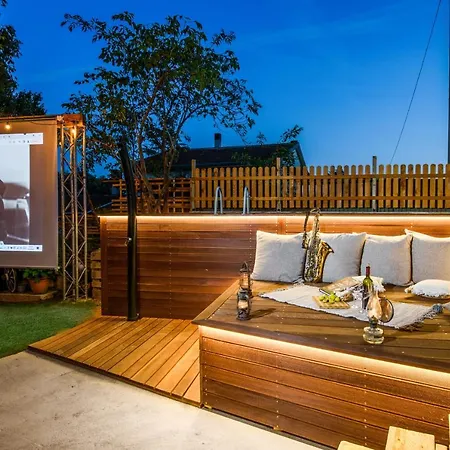 Rustic Cozy House Pupy Villa *