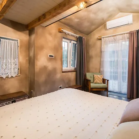 Rustic Cozy House Pupy Villa *