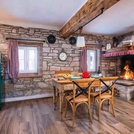 Villa Rustic Cozy House Pupy