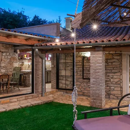 Villa Rustic Cozy House Pupy