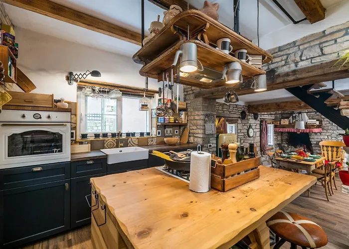 Rustic Cozy House Pupy *