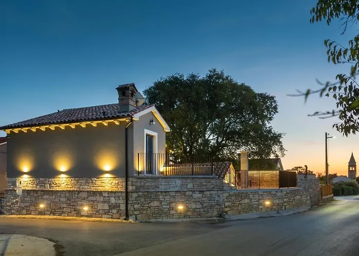 Rustic Cozy House Pupy