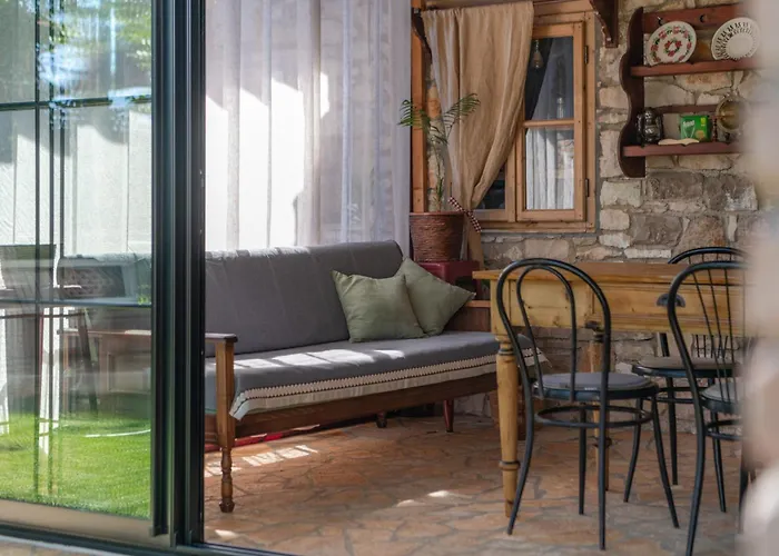 Rustic Cozy House Pupy Villa