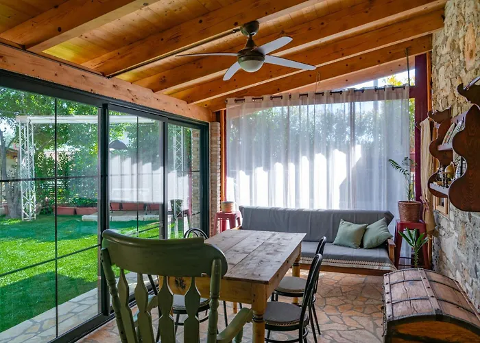 Villa Rustic Cozy House Pupy *