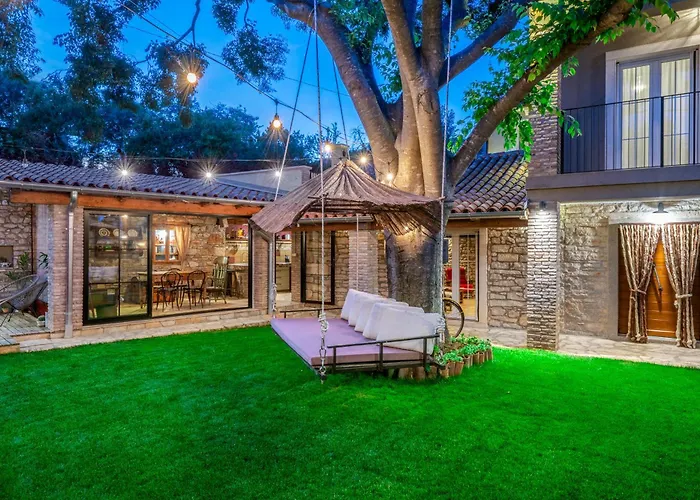 Rustic Cozy House Pupy Villa